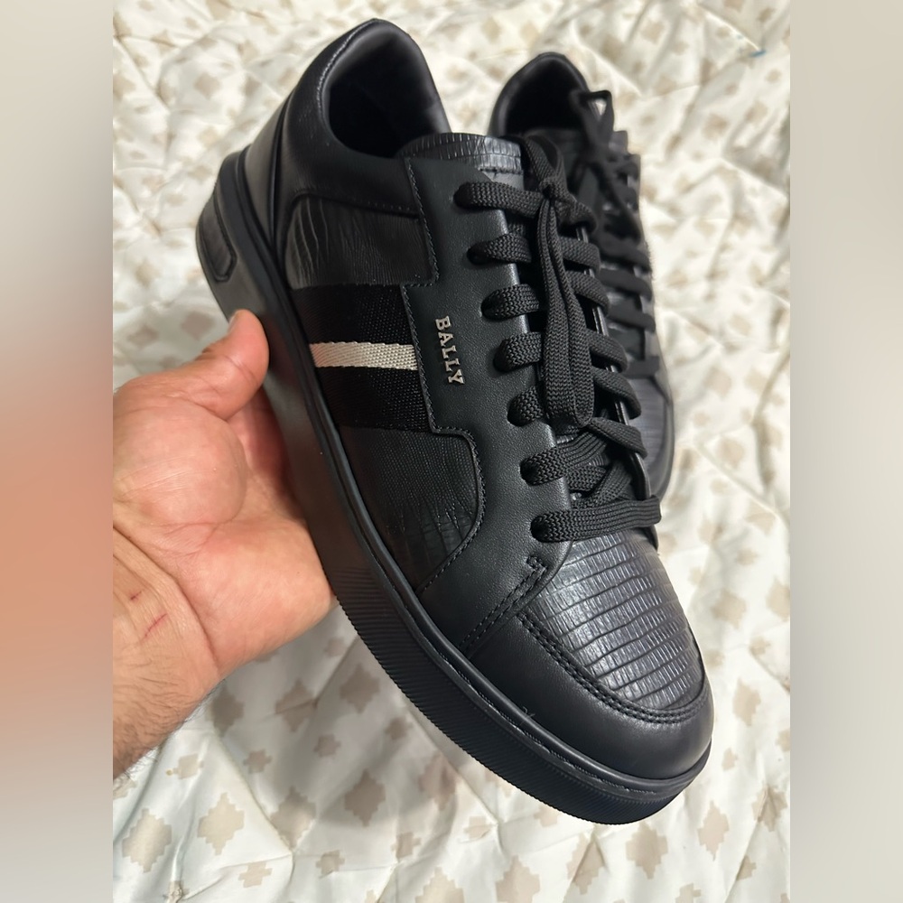 New authentic 100% Bally  Men's Black rea soft high quality Leather Size 11D